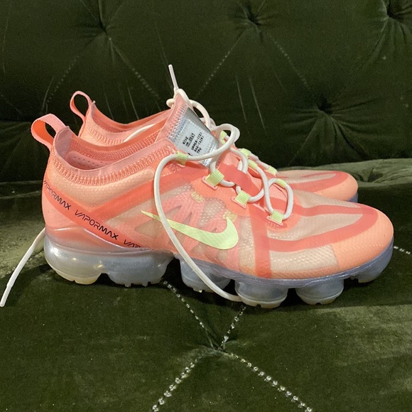 Pink Nike vapormax - Picture 4 of 7